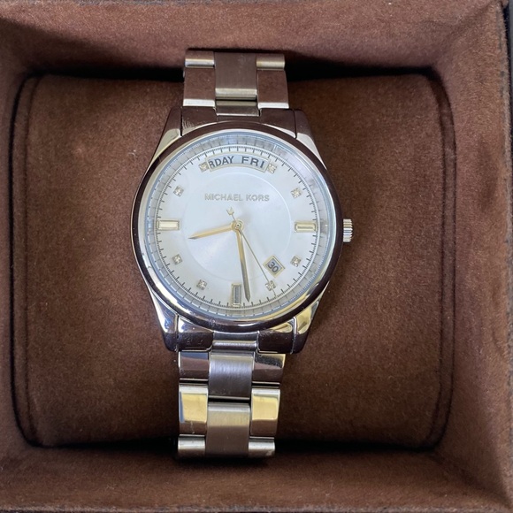 Michael Kors Watch. - Picture 2 of 2